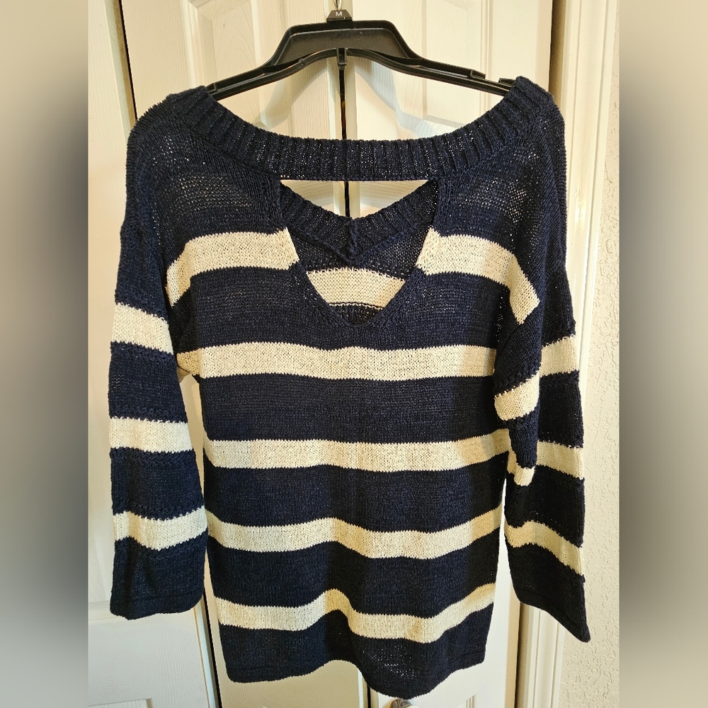 Maurice's Sweater Size Small